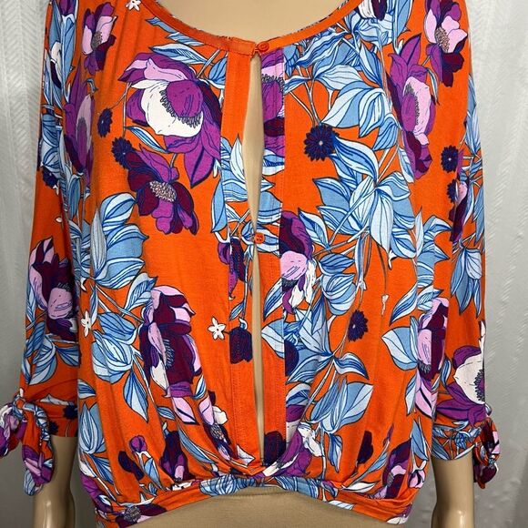 Free People Keepin' On Tee in Red Floral Size XS Boho Festival Keyhole - Picture 3 of 9